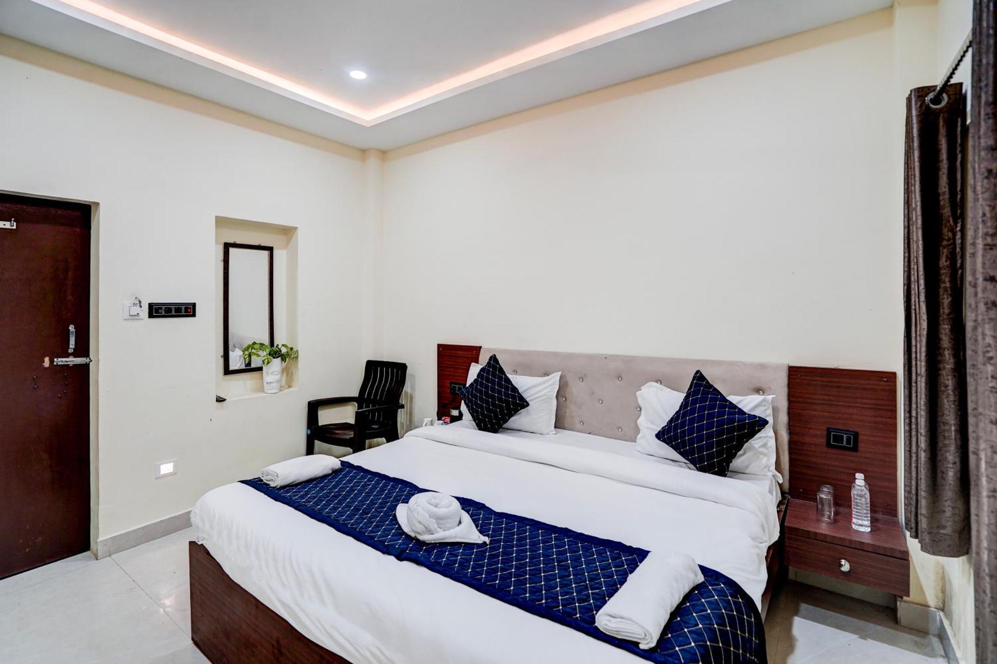 Hotel Vibe Blu- Varanasi Exterior photo