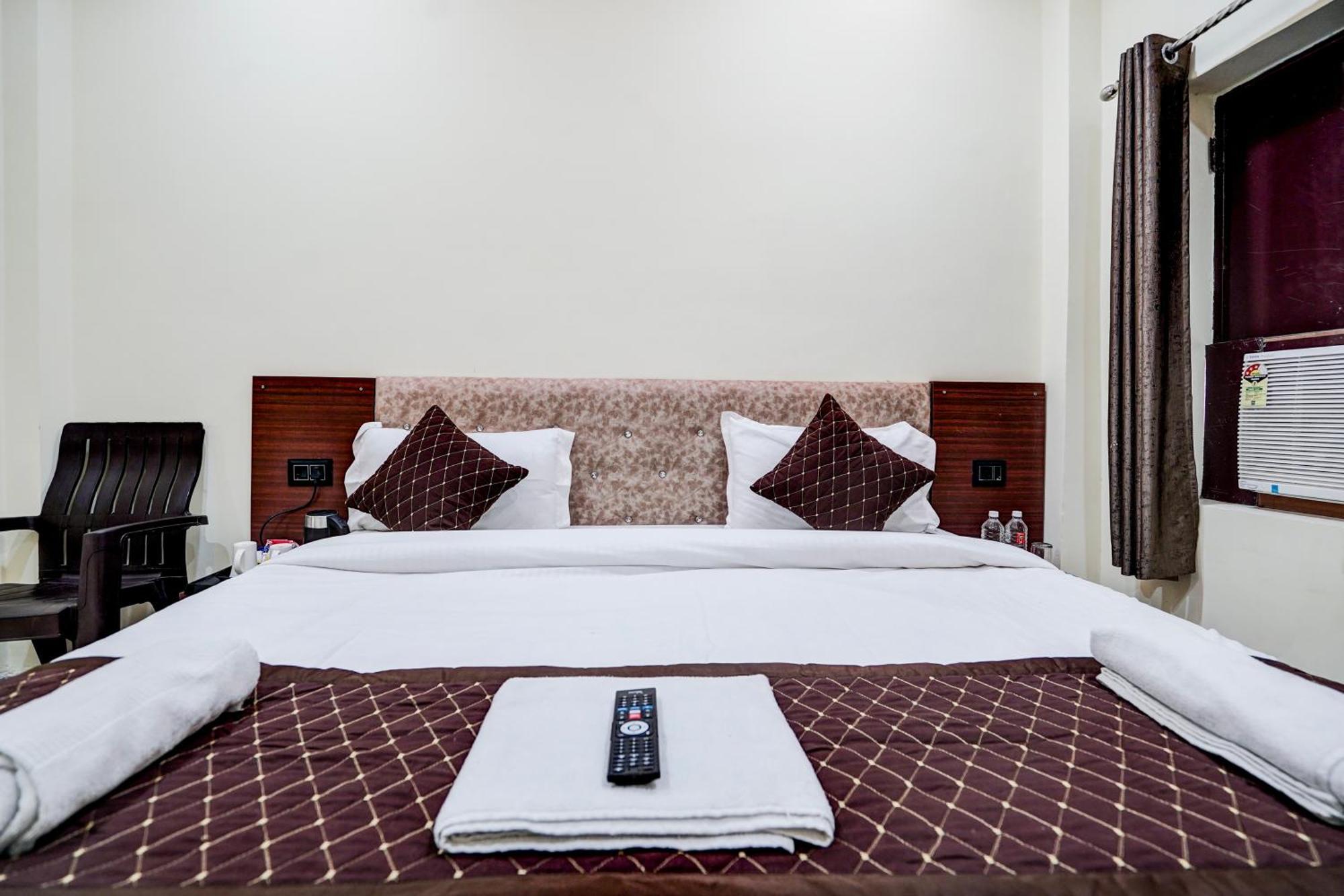 Hotel Vibe Blu- Varanasi Exterior photo