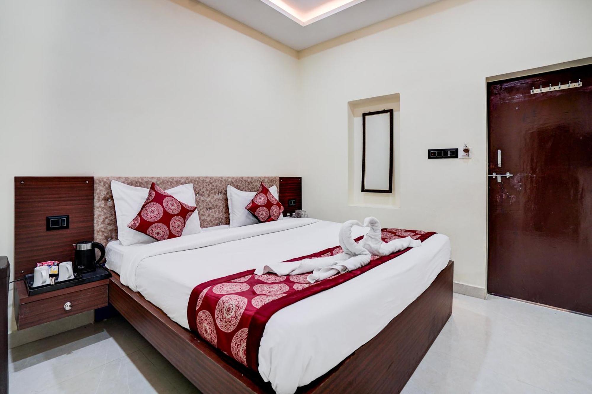 Hotel Vibe Blu- Varanasi Exterior photo