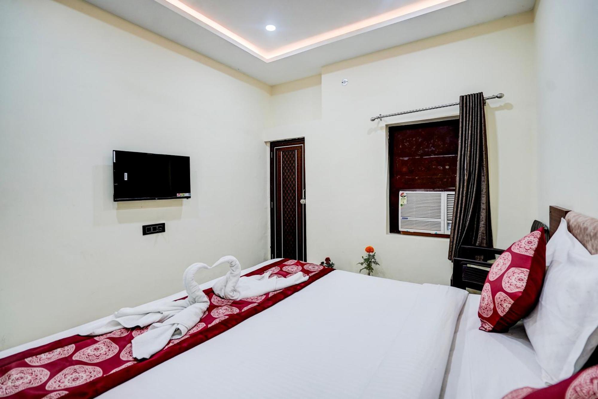 Hotel Vibe Blu- Varanasi Exterior photo