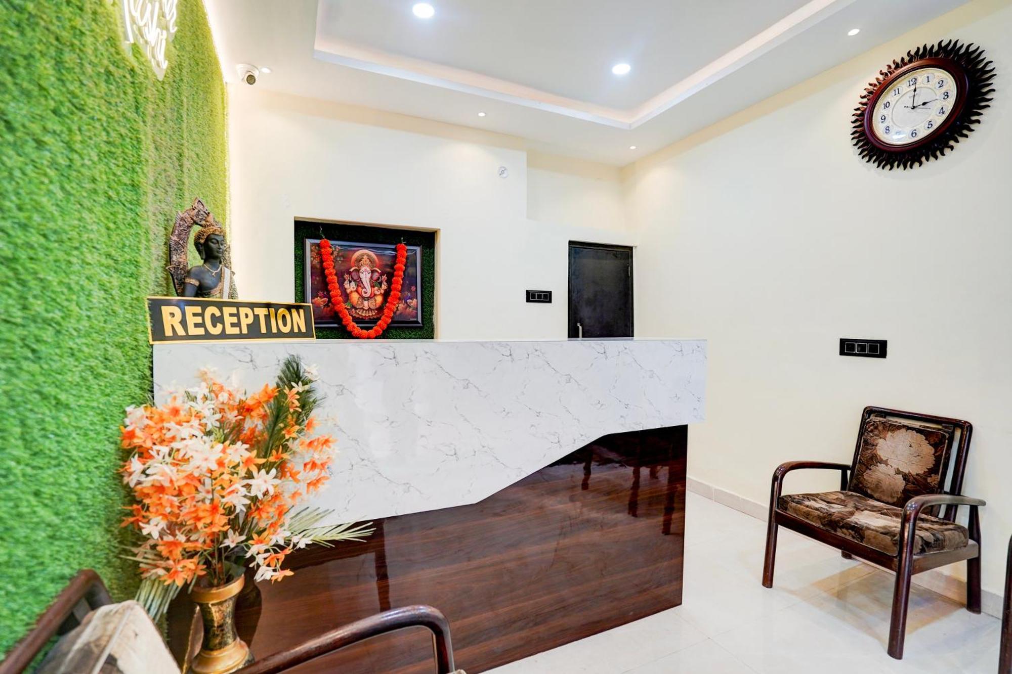 Hotel Vibe Blu- Varanasi Exterior photo