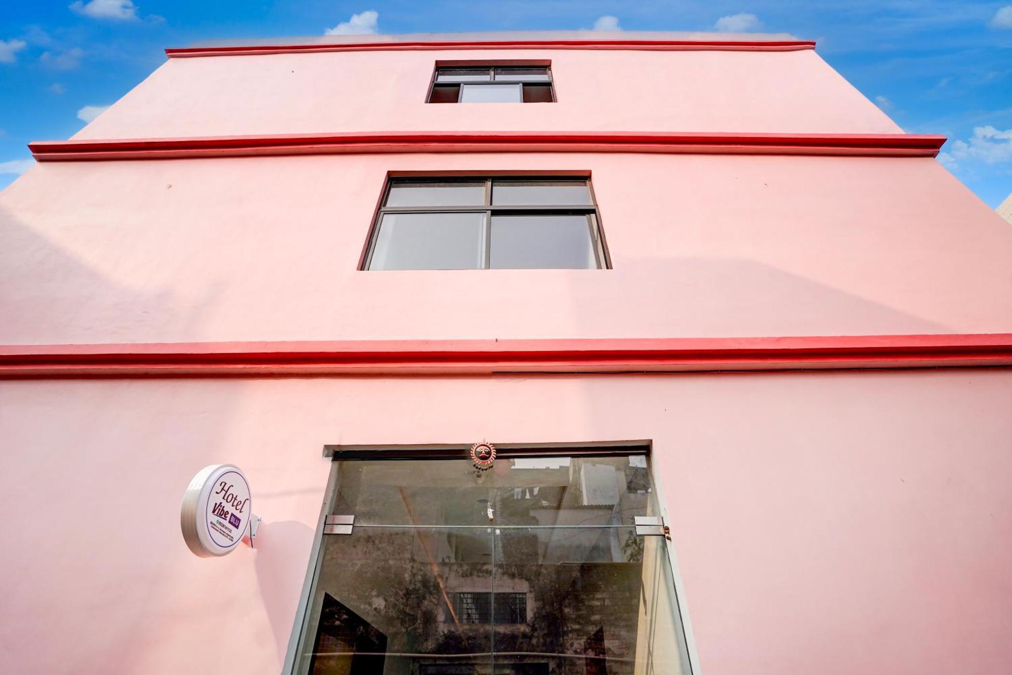 Hotel Vibe Blu- Varanasi Exterior photo