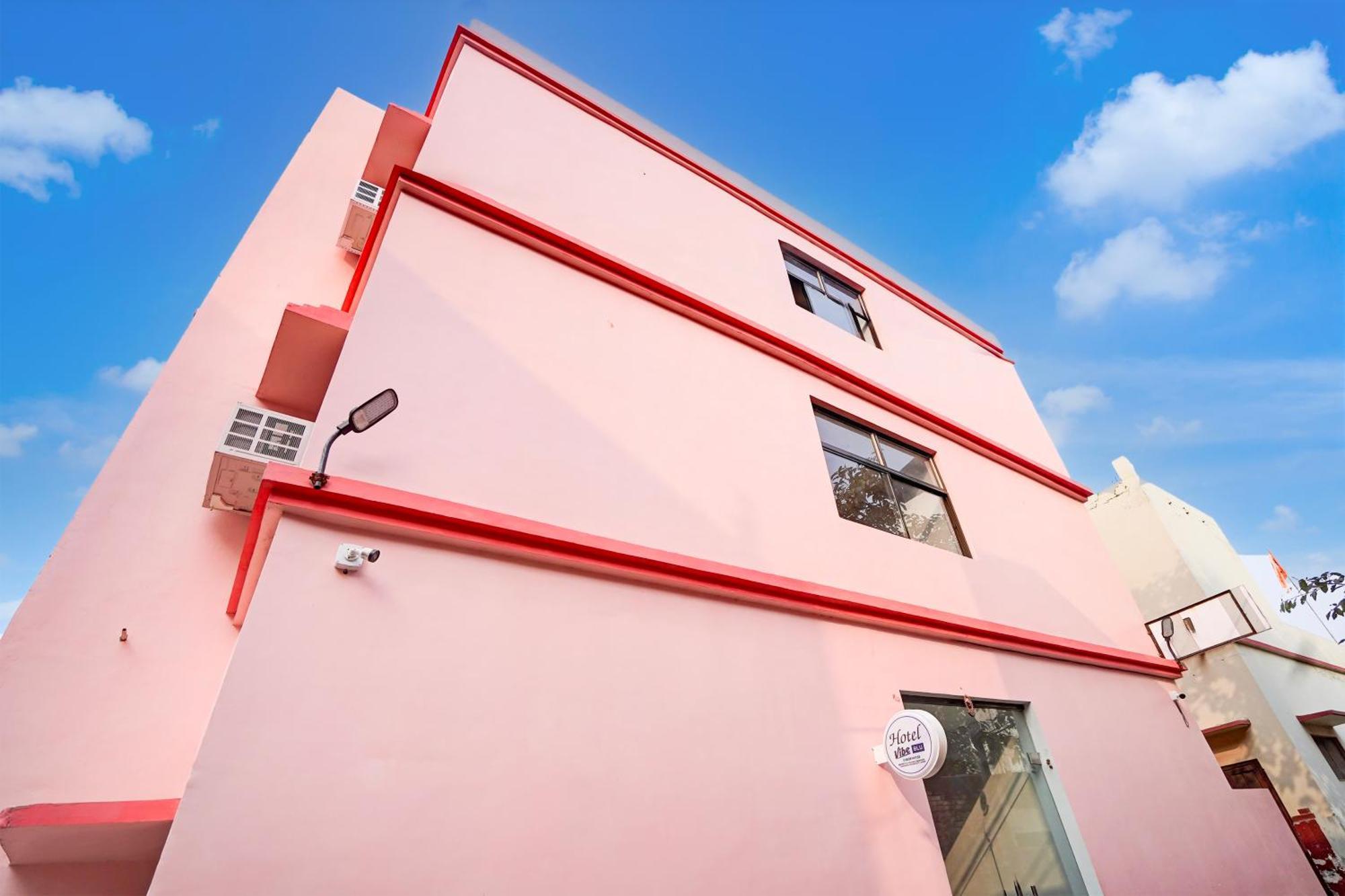 Hotel Vibe Blu- Varanasi Exterior photo